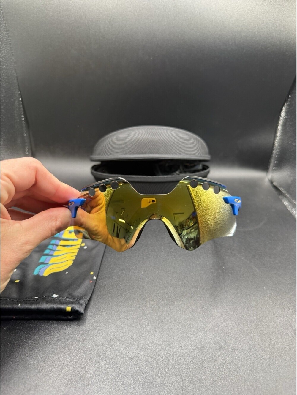 Oakley Space Encoder Matte Primary Blue/Prizm 24K Lenses OO9426-0136
